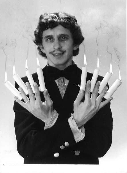 Tony Rei Kerzenmanipulation