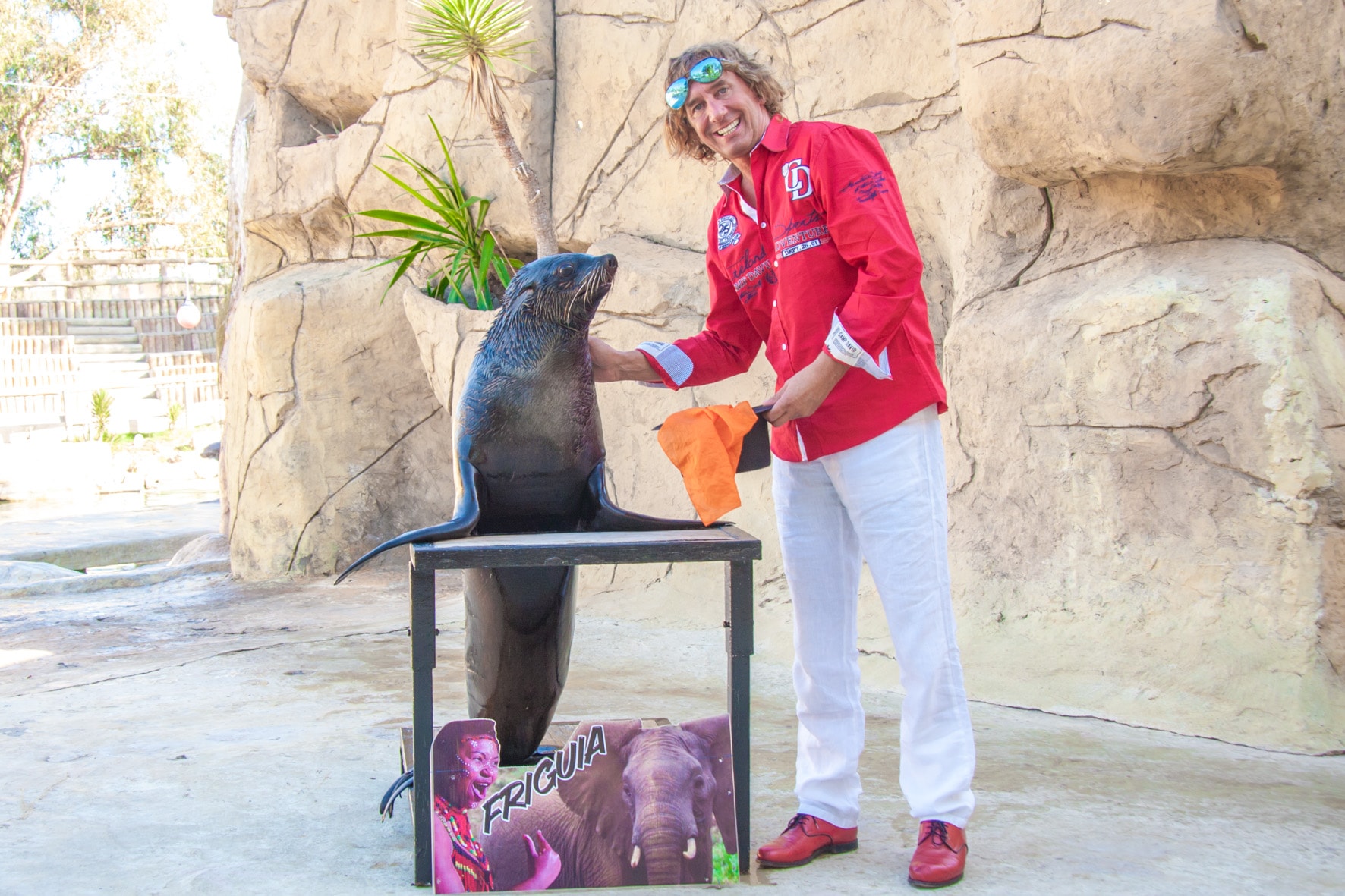 Tony Reis Magic Dolphin Show 31