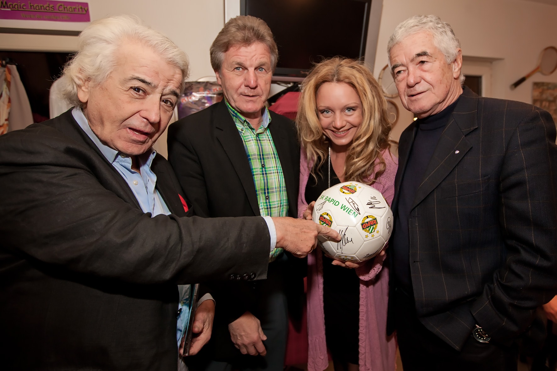 Magic hands Charity von Tony Rei 5