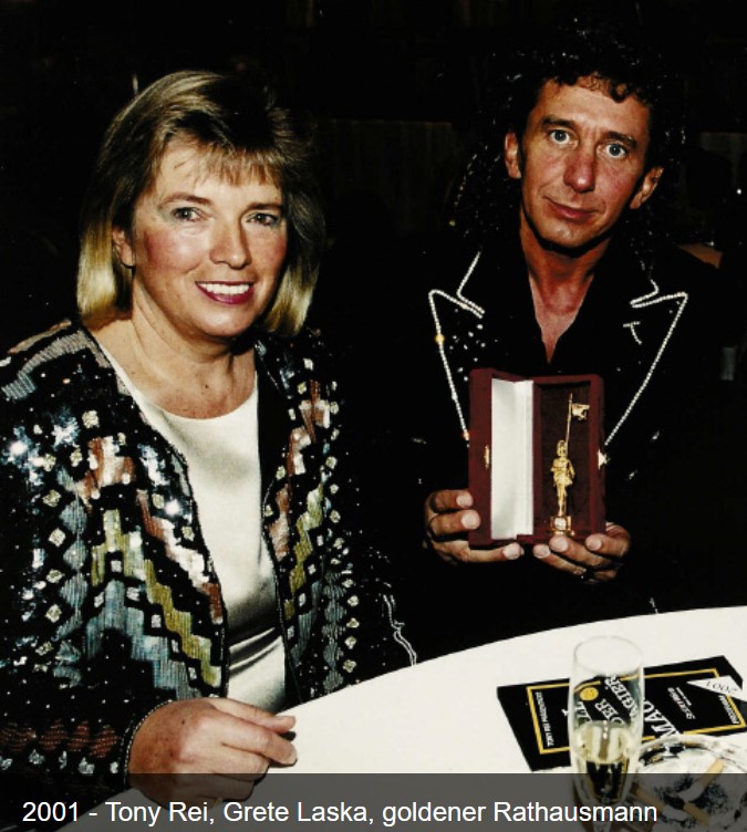 goldener-rathausmann von Grete Laska an Tony Rei