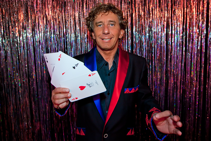 tony-rei-praesentiert-die-magische-spieleshow