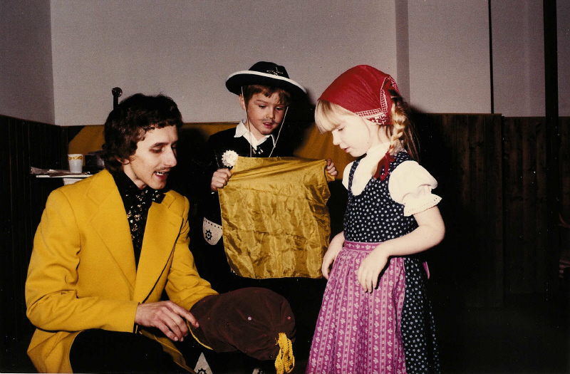 Tony Rei Kinderauftritt bei den Pfadfindern