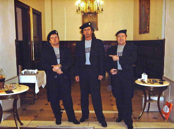 Comedy Zauberer Wien – Tony Rei | Security & Magic Show